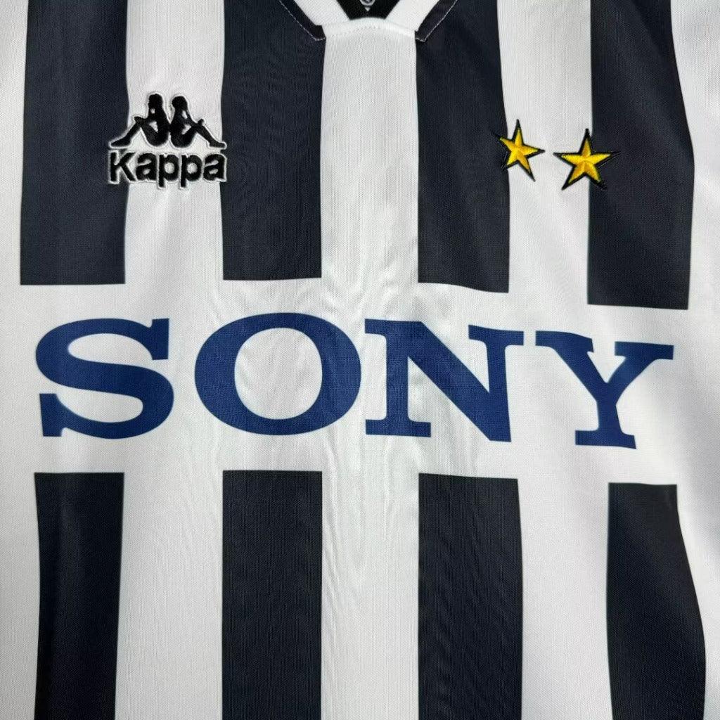 Juventus 1995/96 Vintage Retro Home Jersey