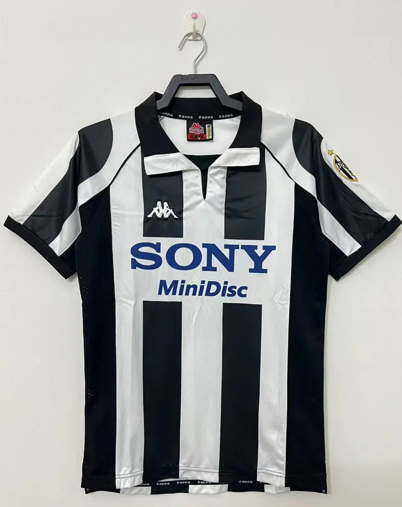 Juventus 1997/98 Vintage Retro Home Jersey