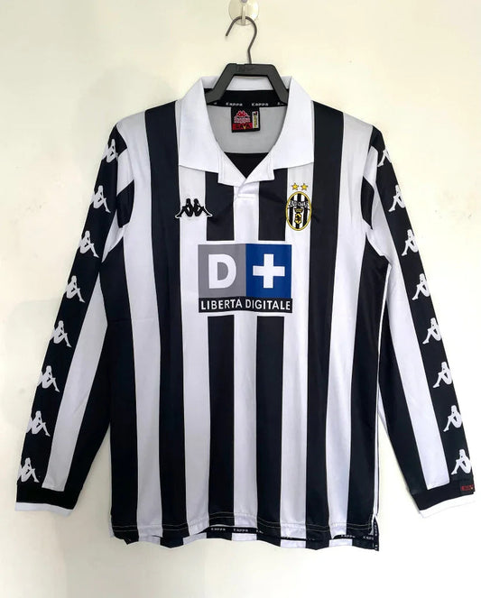 Juventus 1999/00 Vintage Retro Home Jersey