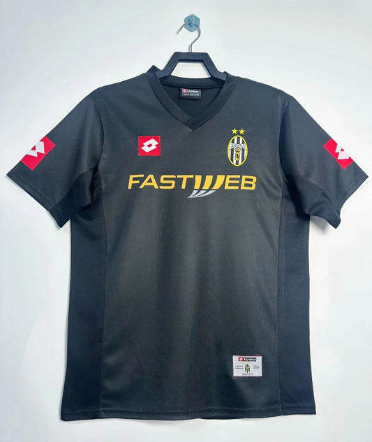 Juventus 2001/02 Vintage Retro Away Jersey