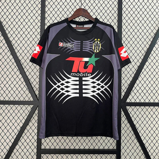 Juventus 2001/02 Vintage Retro Goalkeeper Jersey