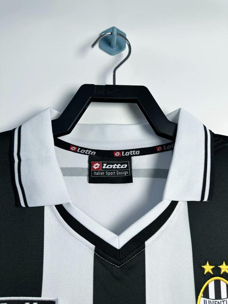 Juventus 2001/02 Vintage Retro Home Jersey