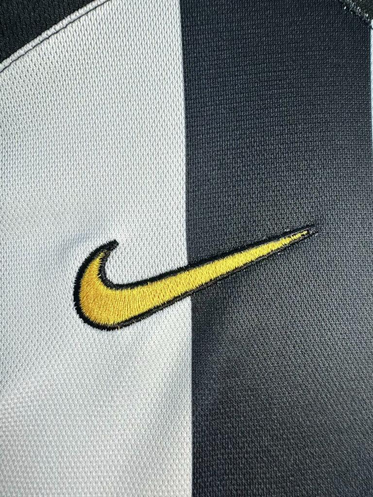 Juventus 2005/06 Vintage Retro Home Jersey