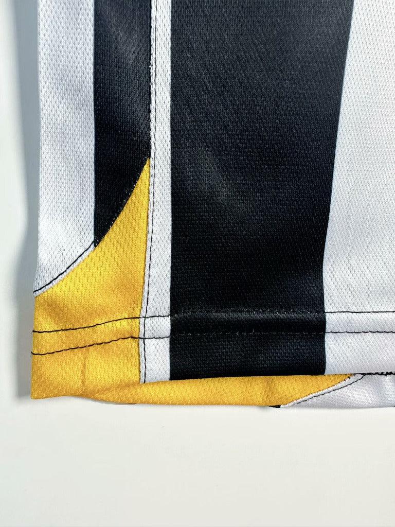 Juventus 2005/06 Vintage Retro Home Jersey