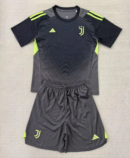 Juventus 25/26 Goalkeeper Kids Black Jersey Set